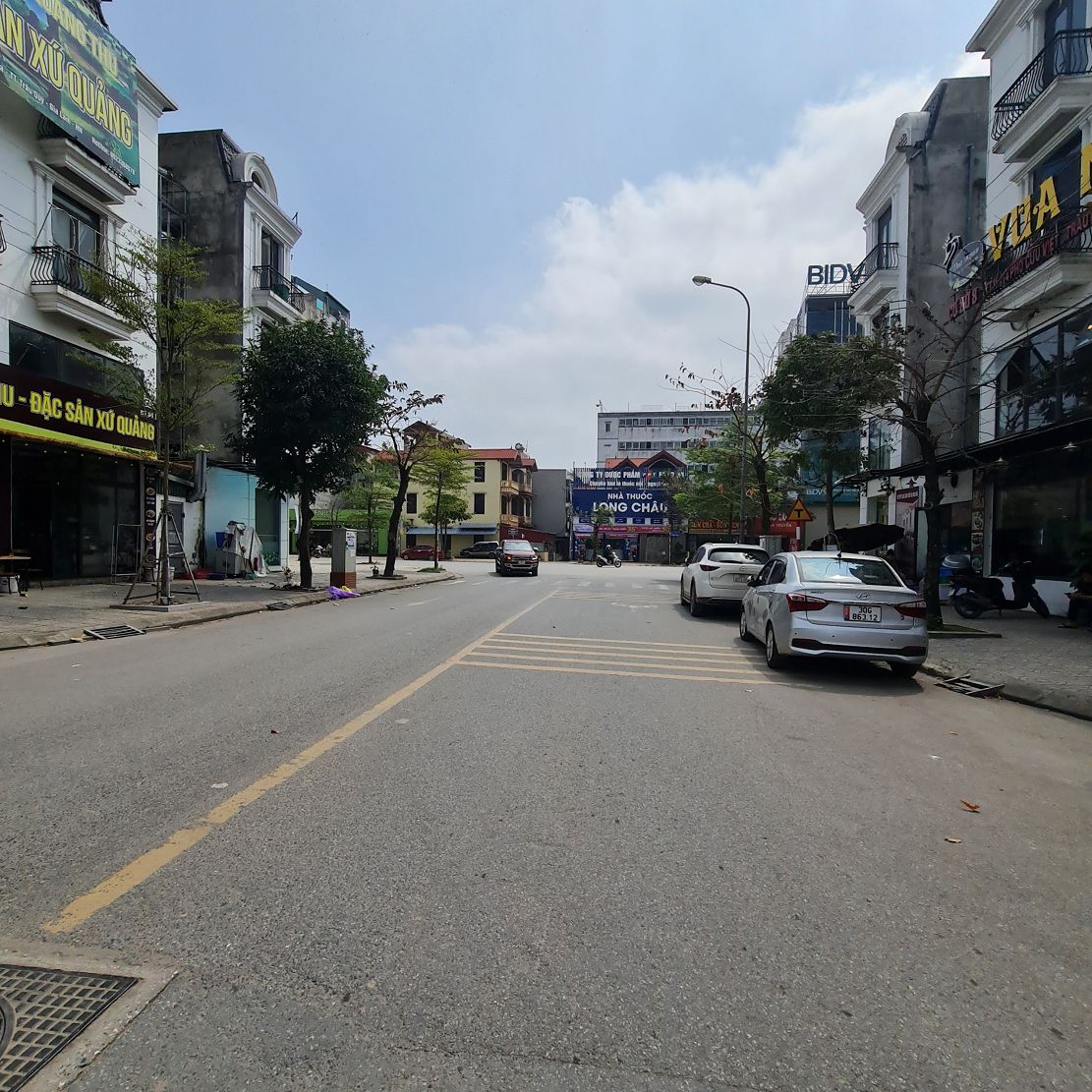 Ngay giữa trung tâm của trung tâm Trâu Quỳ có 56m2 đất ô tô siêu đẹp. Lh 0989894845 - Ảnh chính
